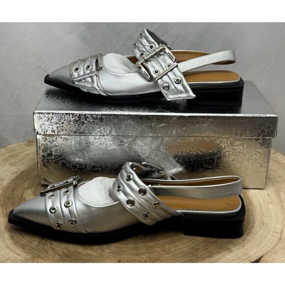 NWT Women’s Silver Metallic Buckle Strap Flats, Size 7 - Picture 4 of 12
